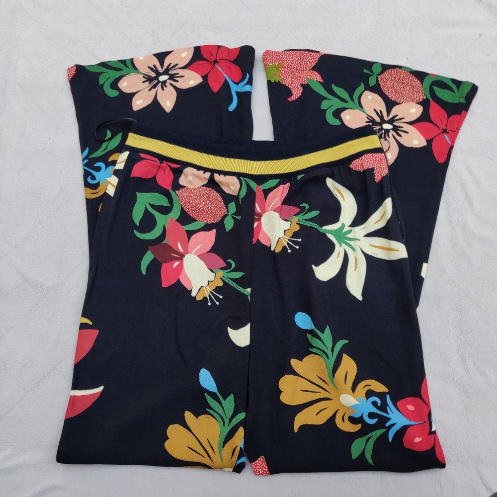 FARM Rio Floral Flare Pants - Picture 4 of 13